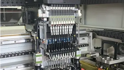 M&aacute;quinas pick-and-place de alta velocidade_432_243.jpg